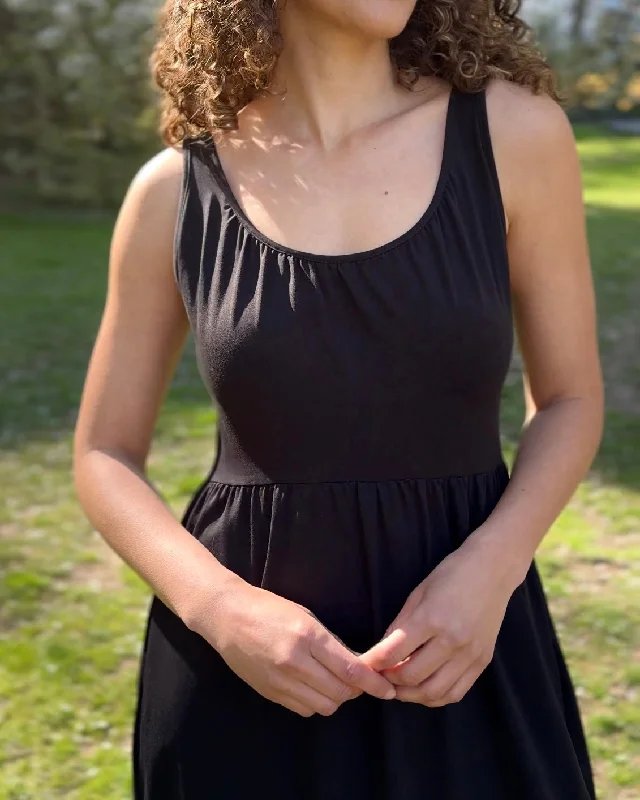 SARITA dress in Black