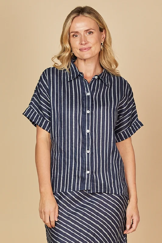 Carmen Linen Shirt in Boathouse Comfortable Fitted Short Sleeve