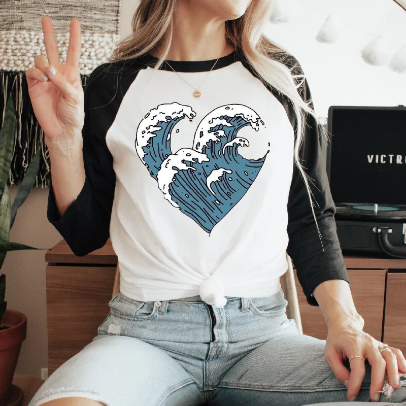 Ocean Wave Heart Tee - Beach Lover Tee - Women's Beach Baseball Tee -  Beach Girl Aesthetic - Bella Canvas Women's Unisex Raglan Tee Solid Color Striped Floral