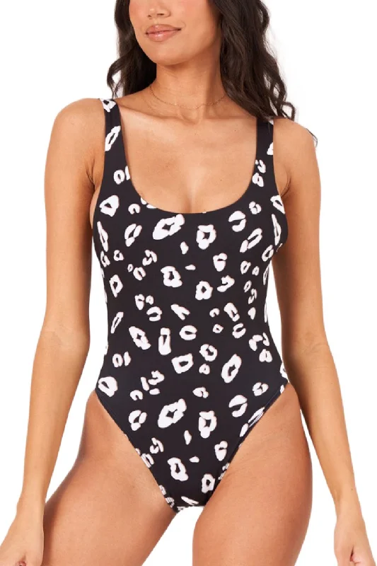 Onzie Flow High Leg One Piece Swimsuit 6006 Trendy Swimwear Set